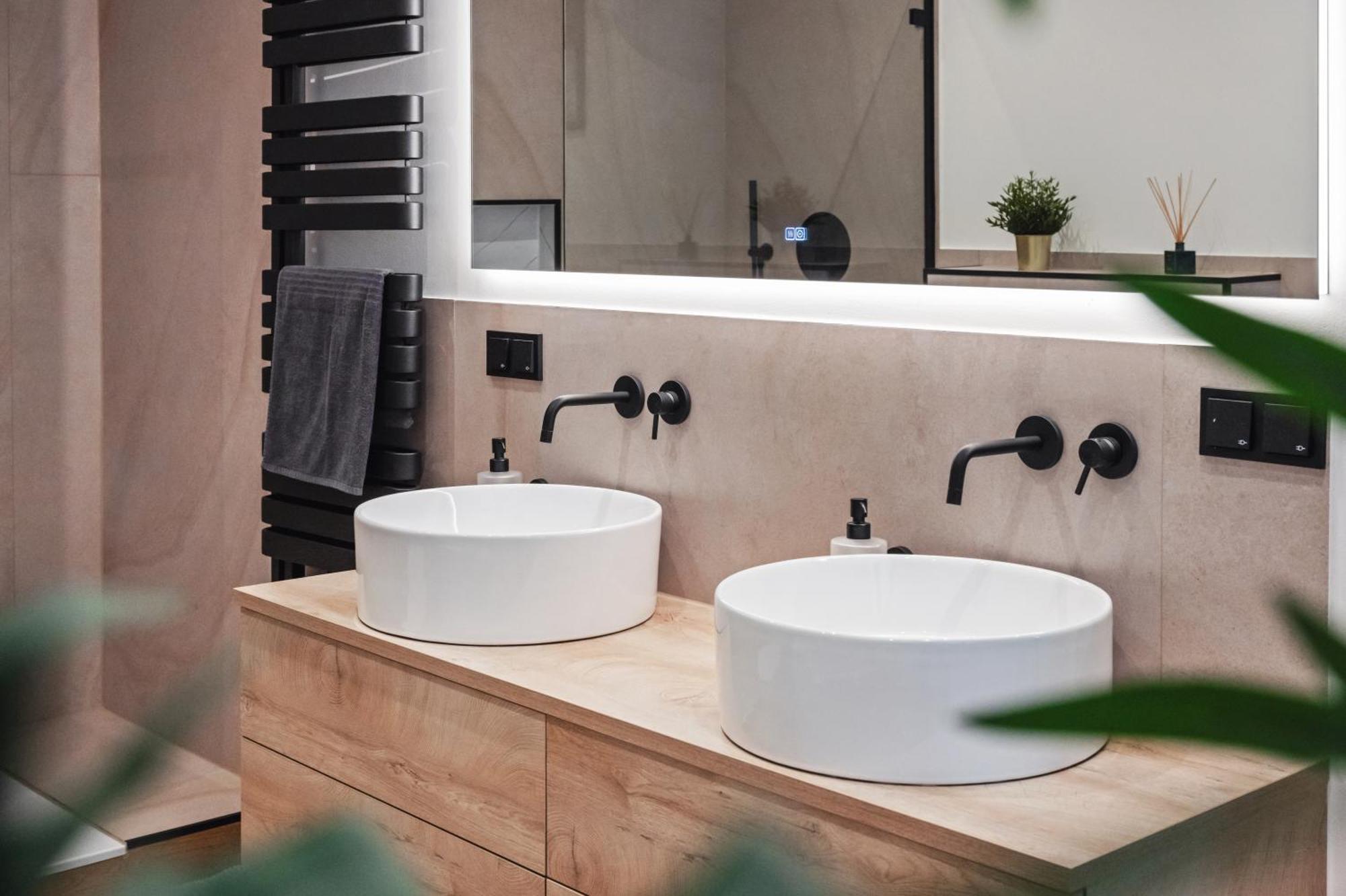 Edler Wohnraum Schlossteich-Suite 3 Sz Mit Zwei Balkonen, Kaffeevollautomat, Kamin, Klima, Lift & Zwei Parkplaetzen Хемниц Экстерьер фото